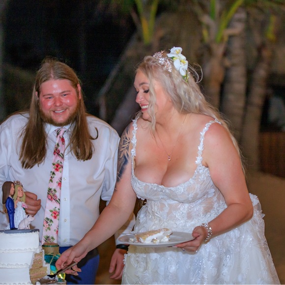 Galia Lahav custom Fabiana wedding dress in perfect condition - Picture 2 of 8